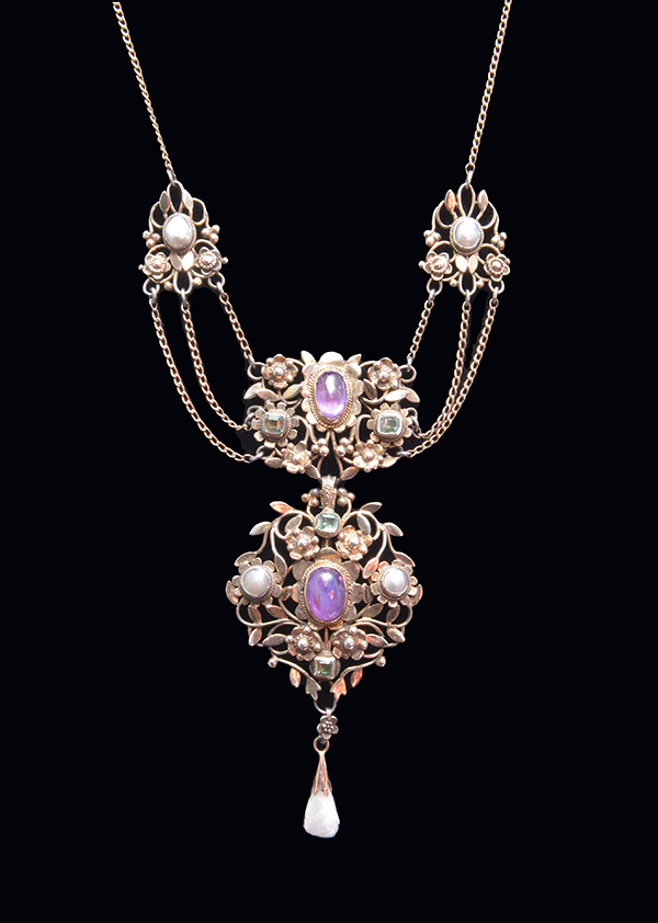 A579 Gaskin gilt necklace on Black THE PEARTREE COLLECTION